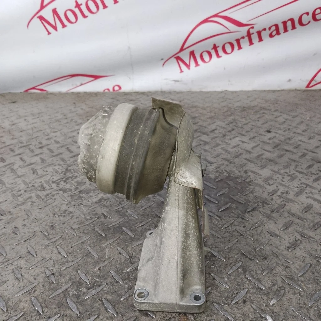 Опора двигателя Mercedes-Benz E-Class 2003 A2202400617 W211 113.967 5.0, правая