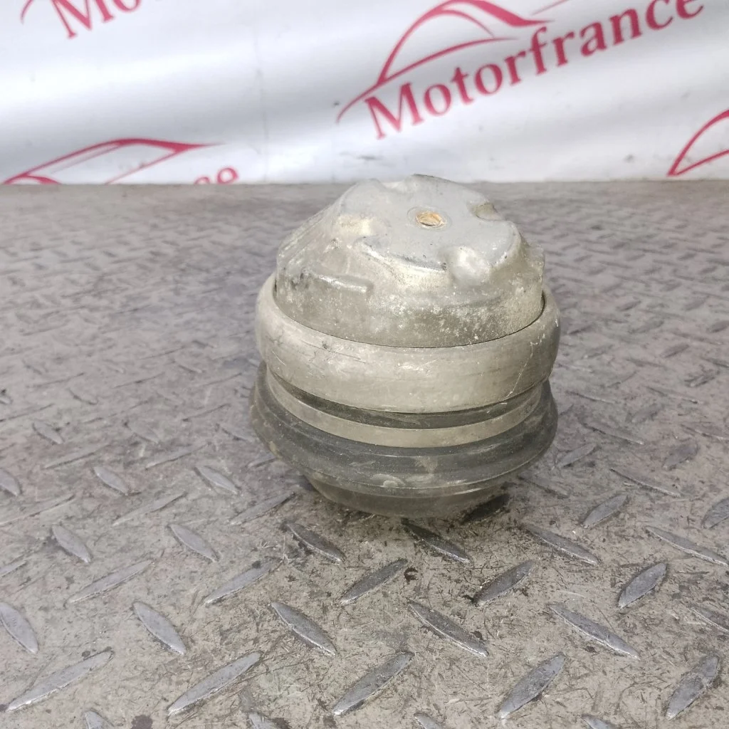 Подушка двигателя Mercedes-Benz S-Class A2202400717 W220 3.2 112.944, передняя правая