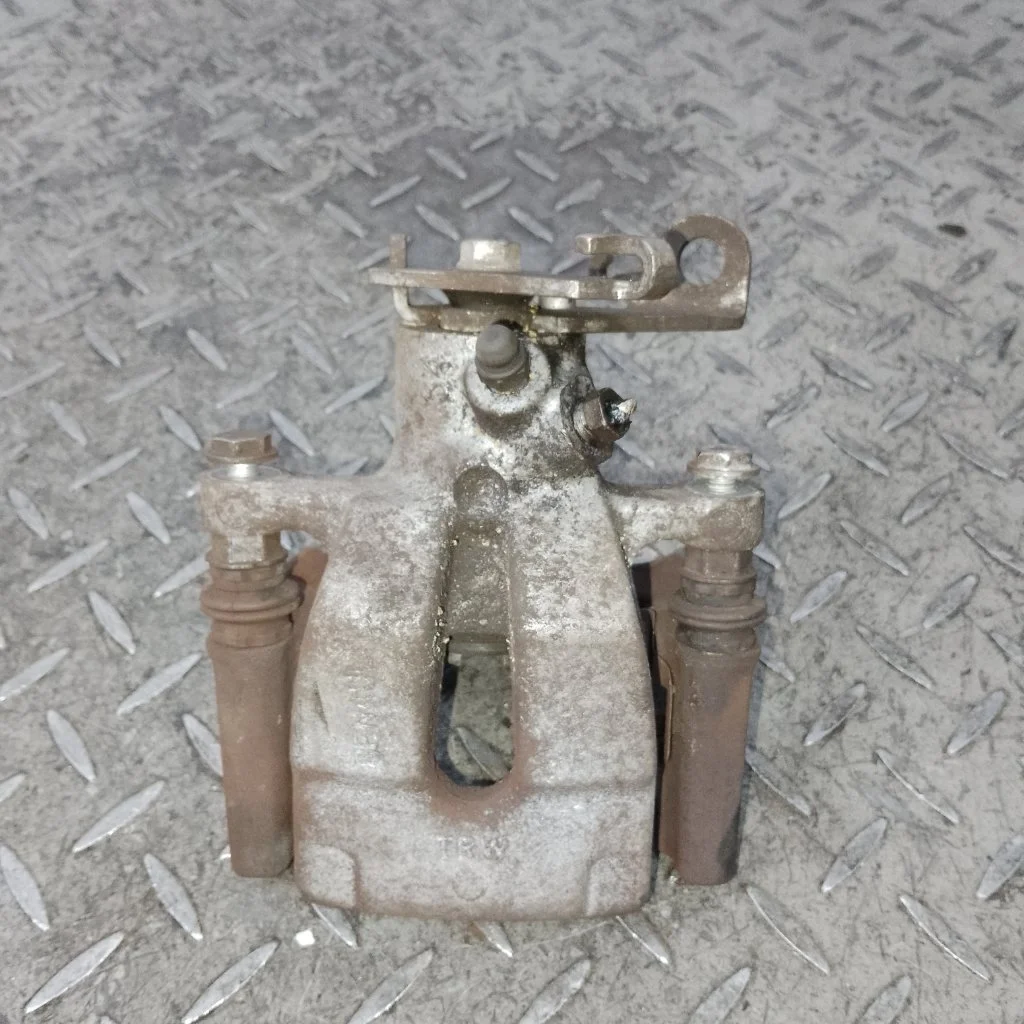 Суппорт тормозной Renault Megane 2009 7701207694 2, задний правый