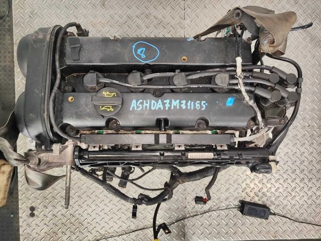 Двигатель Ford Focus 1904847 2 1.6 16V SHDA
