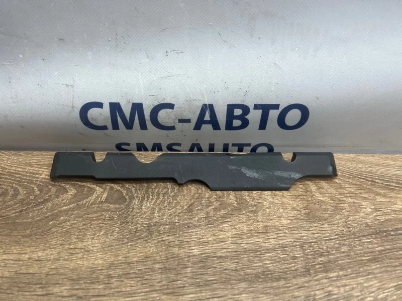 Накладка Audi A6 06E103936C C6 3.0 CAJ