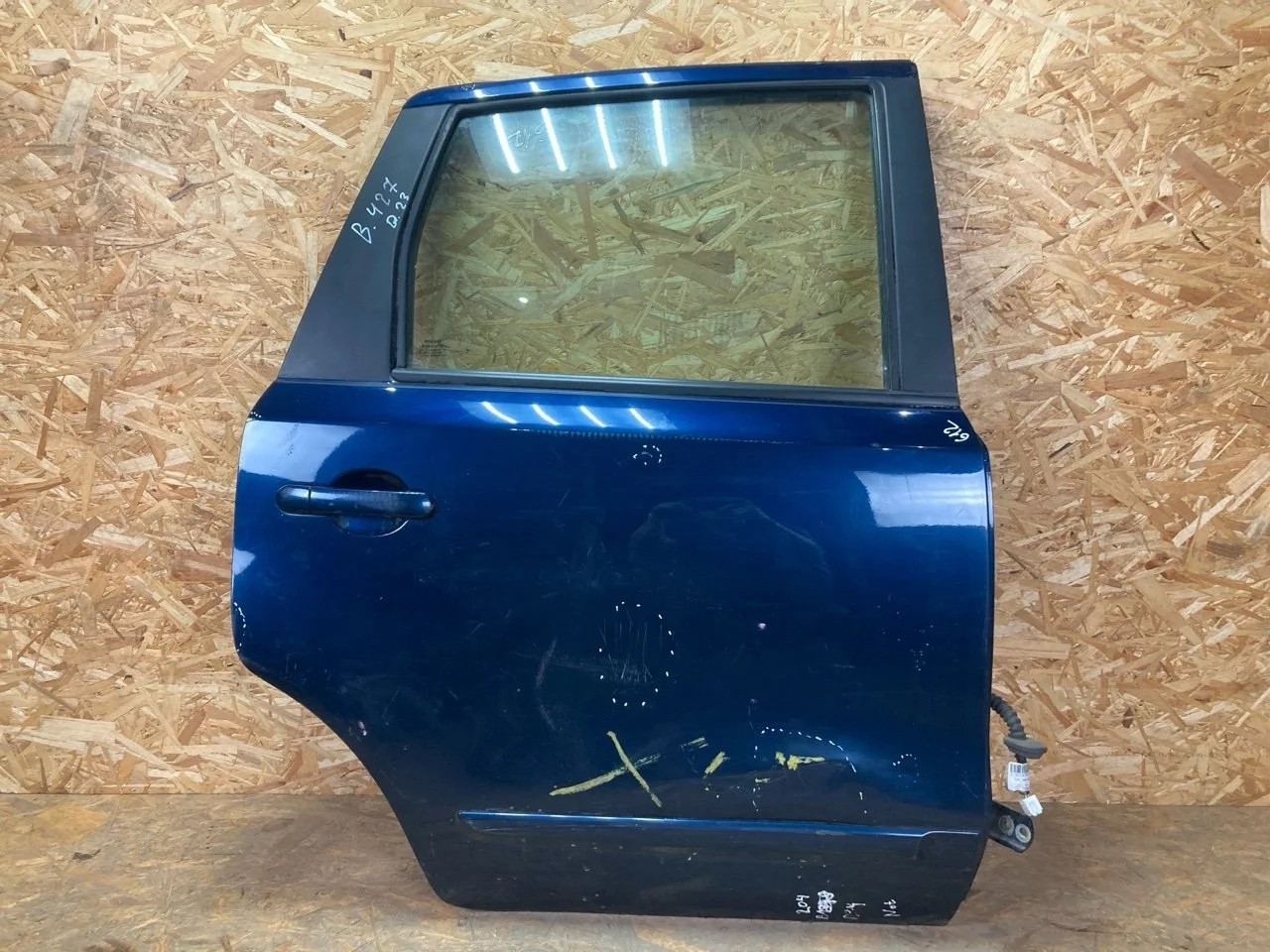 Дверь Nissan Note E11 2005-2013 H21009U0M0, задняя правая