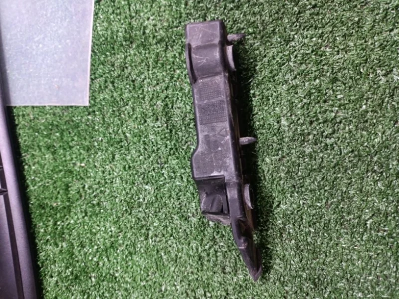 Кронштейн бампера Audi A5 2010 8T