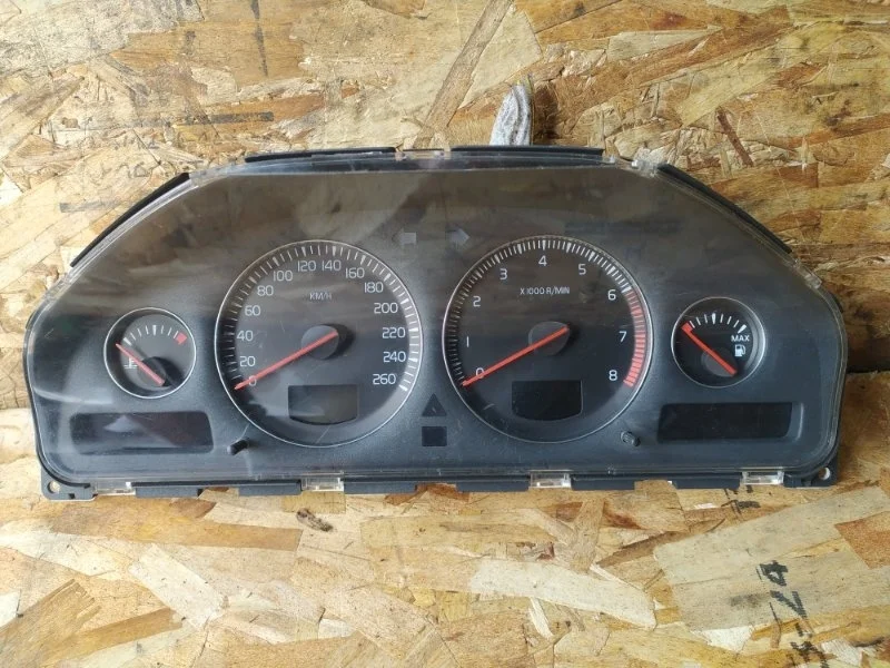 Щиток приборов Volvo S60 2004 RS
