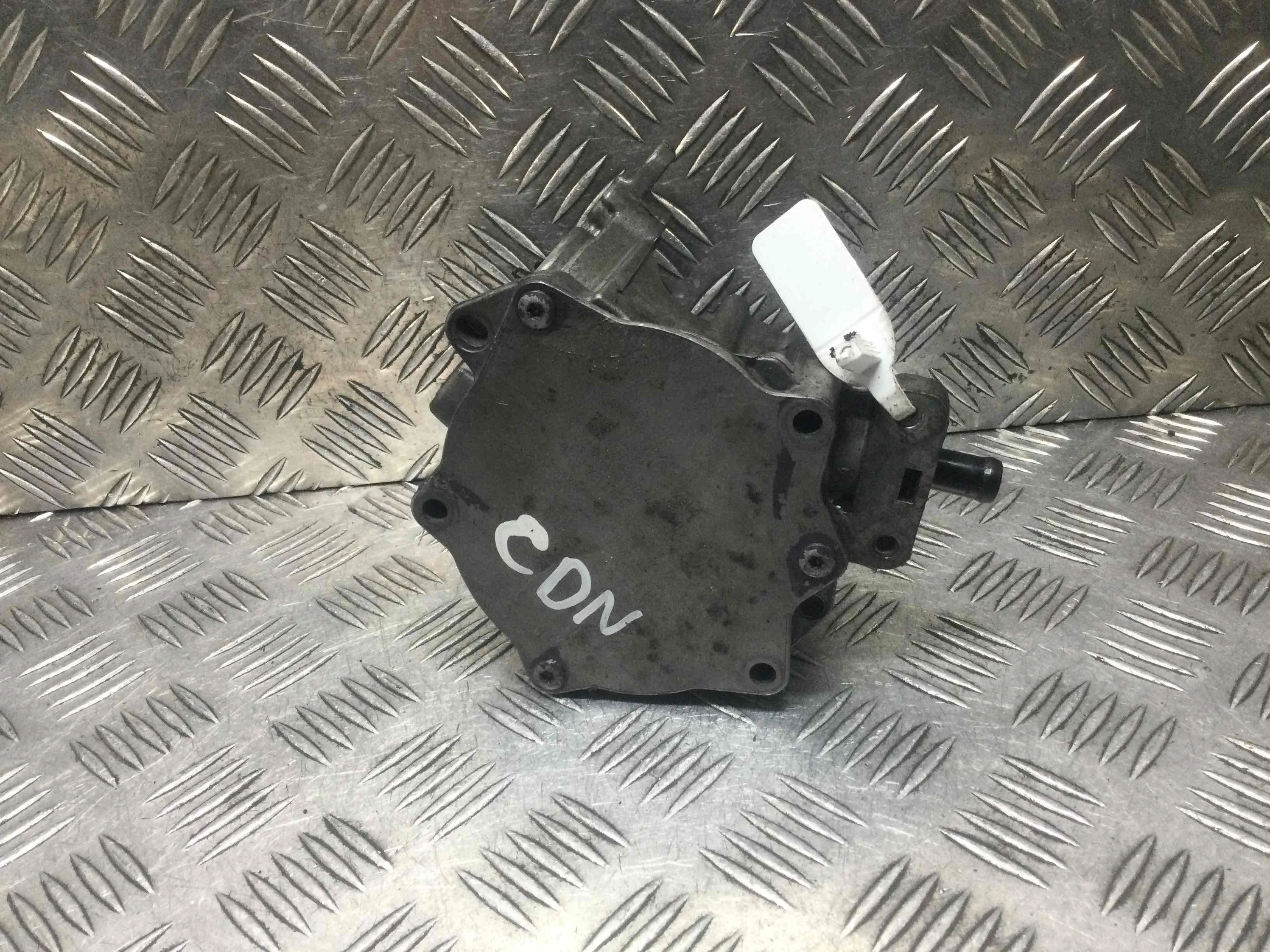 Насос вакуумный Audi A5 8T (2007-2011) бензин 2.0 i Механика Седан