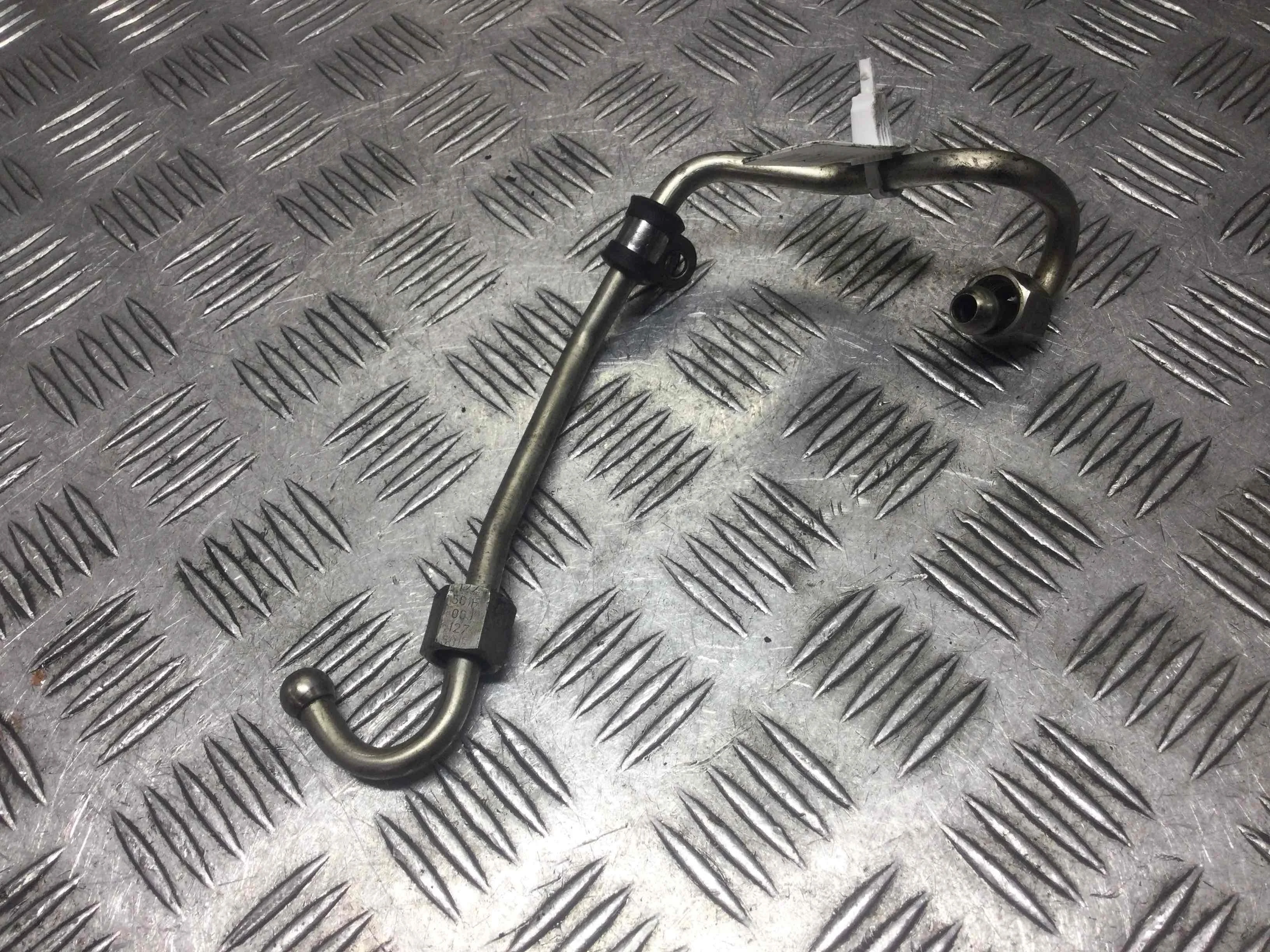 Трубка топливная Audi A5 8T (2007-2011) бензин 2.0 i Механика Седан