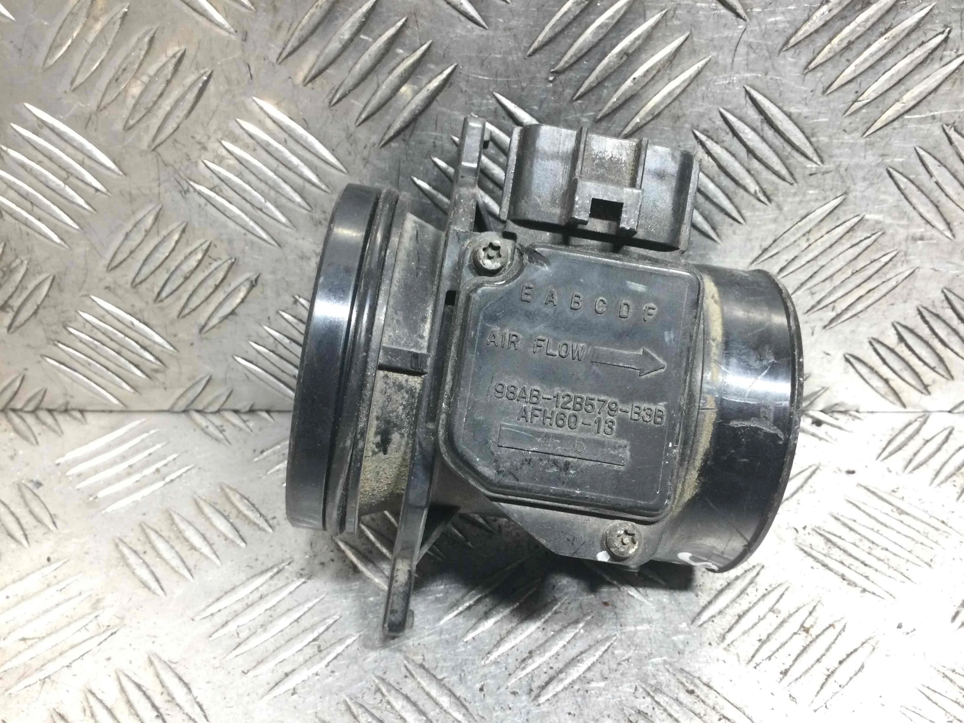 Расходомер воздуха Ford Focus 1 поколение [рестайлинг] (2001-2005) дизель 1.8 TDCi Механика Х/б