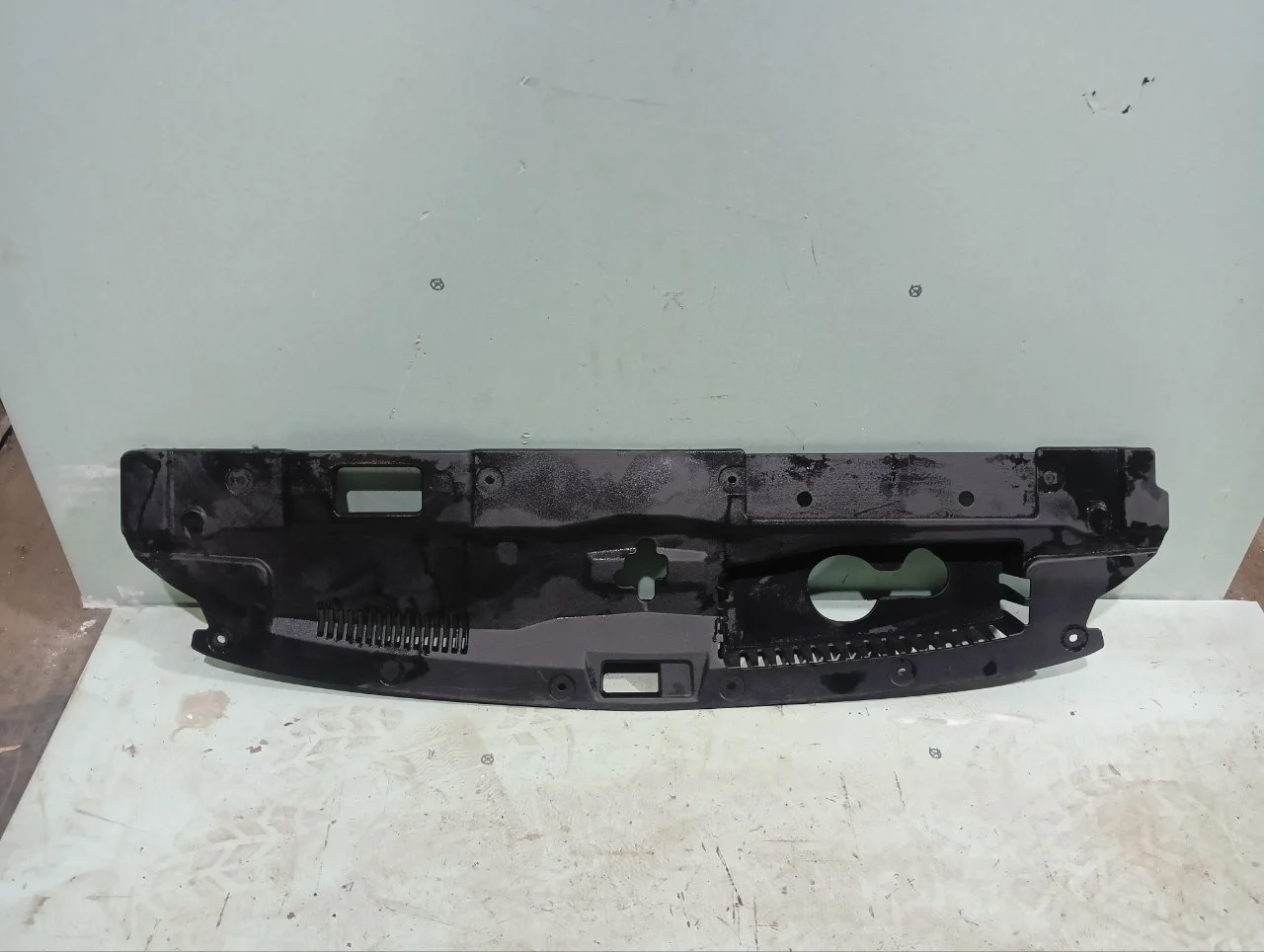 Накладка замка капота Mitsubishi Outlander 3 2012-2021