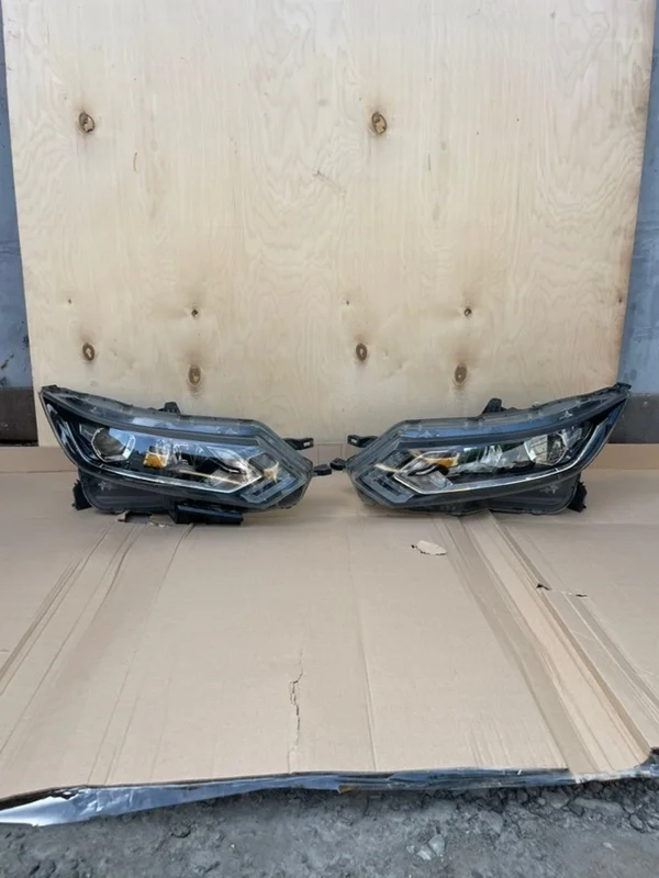 Фара галогеновая Nissan Qashqai
