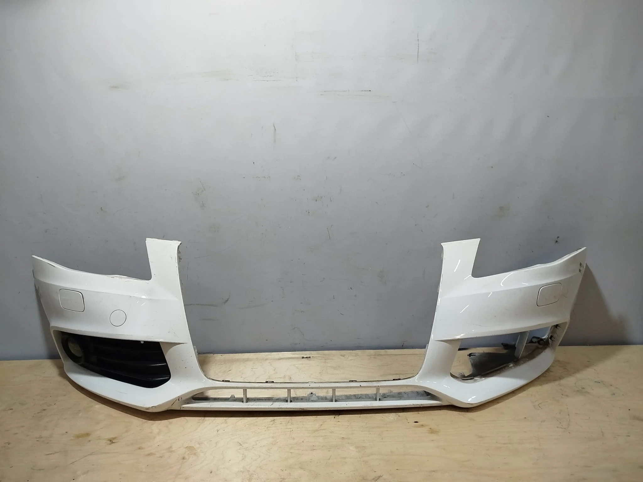 БАМПЕР AUDI A4 8K2 8K5 B8 8K0807105C 1 МОДЕЛЬ ПЕРЕДНИЙ белый KB581