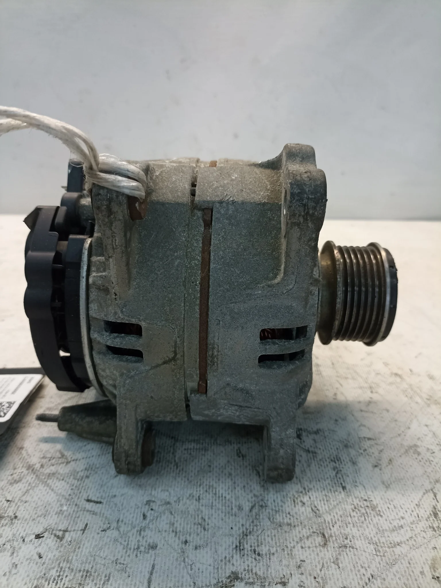 ГЕНЕРАТОР AUDI VOLKSWAGEN CITROEN SEAT SKODA ... PASSAT CC POLO RAPID ROOMSTER SUPERB TOLEDO YETI ... AV3 B5 B6 B7 B9 C4 C5 06F903023F 140A УЦЕНКА 1 D4038