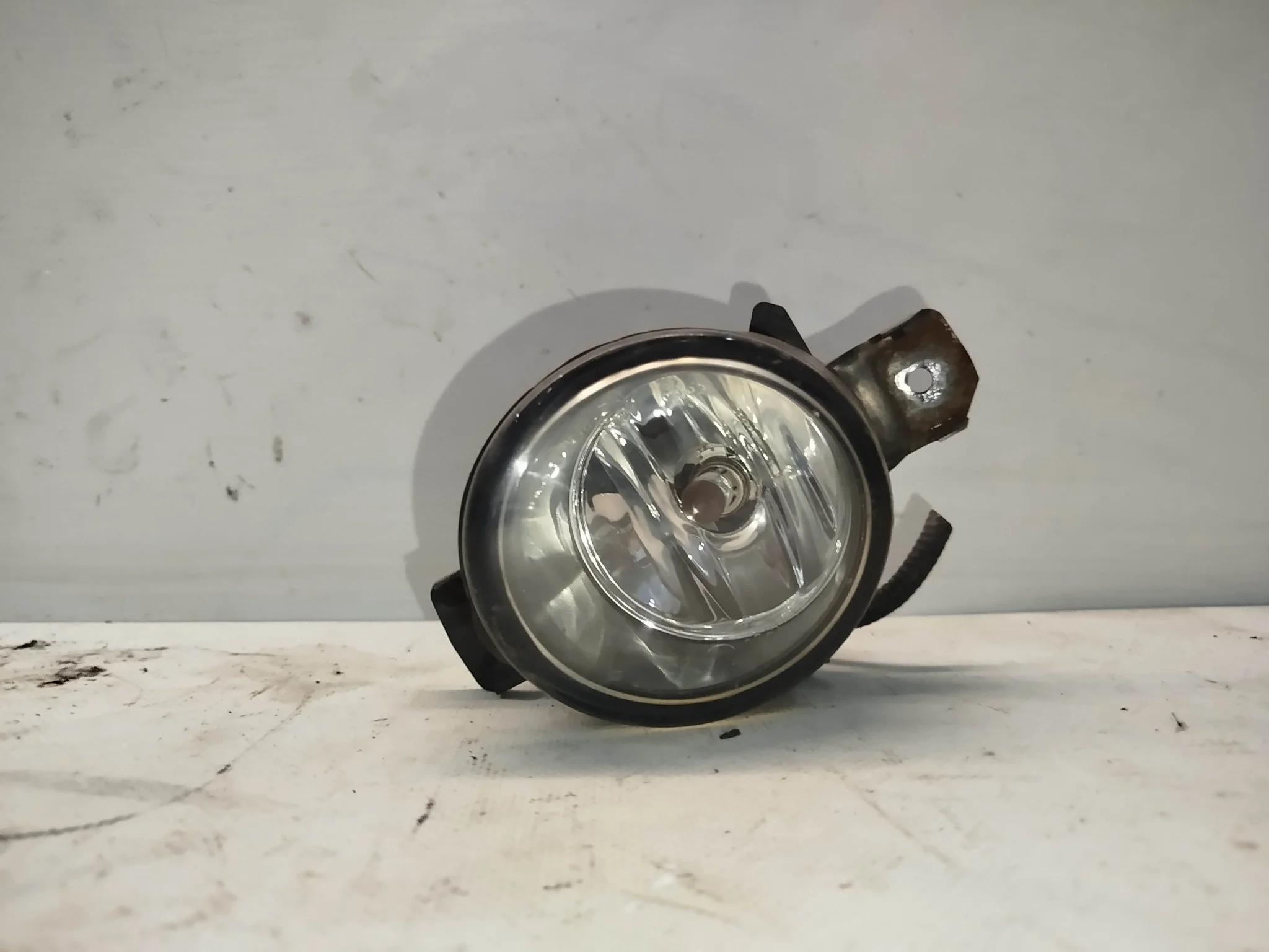 ТУМАНКА NISSAN INFINITI VOLVO SUZUKI ... QX56 QX80 SERENA SKYLINE TIIDA TIIDA LATIO X-TRAIL ... Y51 Y62 YF15 Z12 Z51 Z62 ZE11 2704 ЛЕВАЯ ПРАВАЯ 261508990B KB603Z(2)