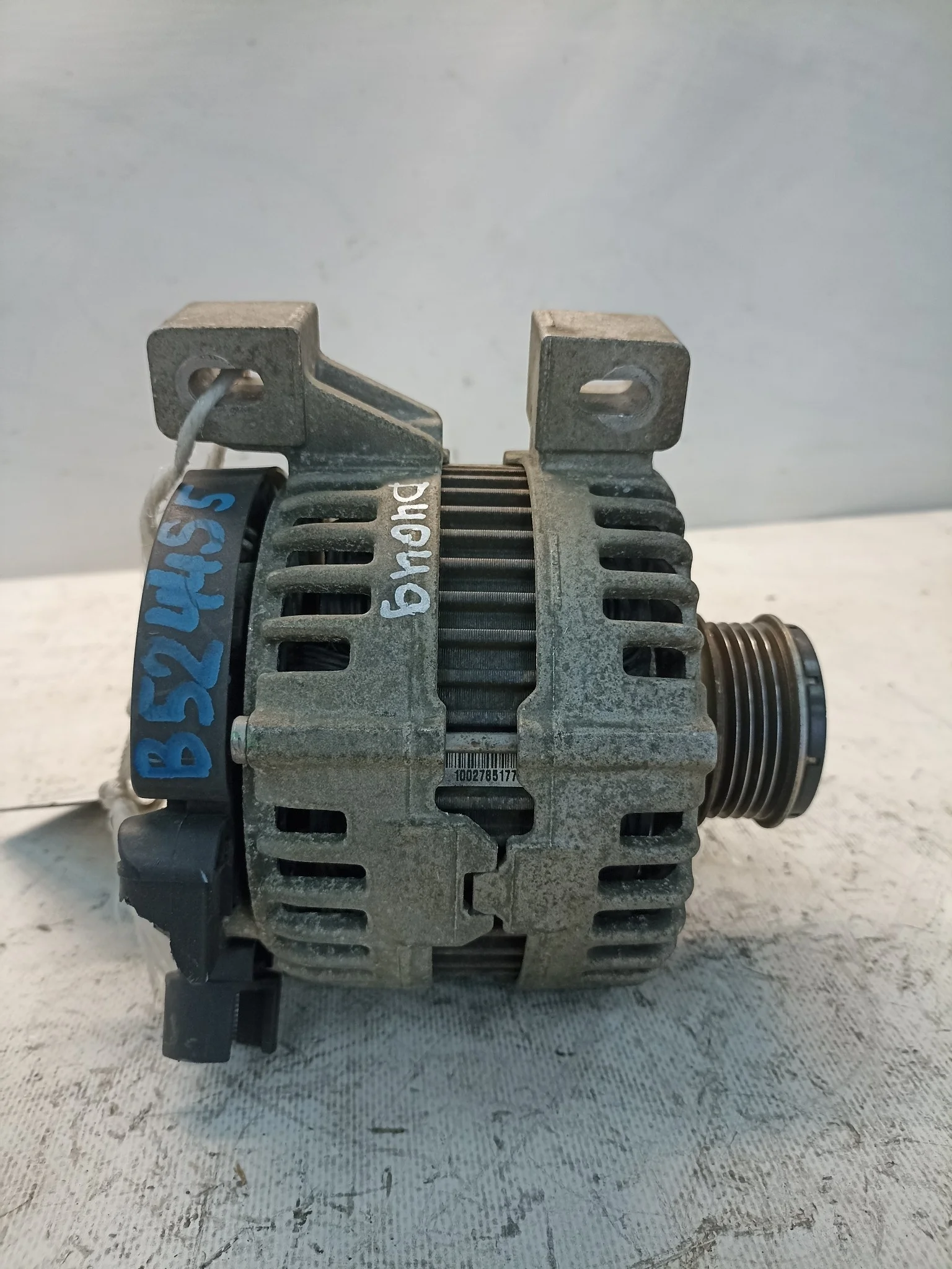 ГЕНЕРАТОР FORD VOLVO ... D5204T5 D5204T6 D5244T13 D5244T8 HYDB ... KUGA S40 V40 V50 XC60 ... MC MK MS MW VW 30773111 2 КОНТАКТА 150A 12V УЦЕНКА 1 D4049