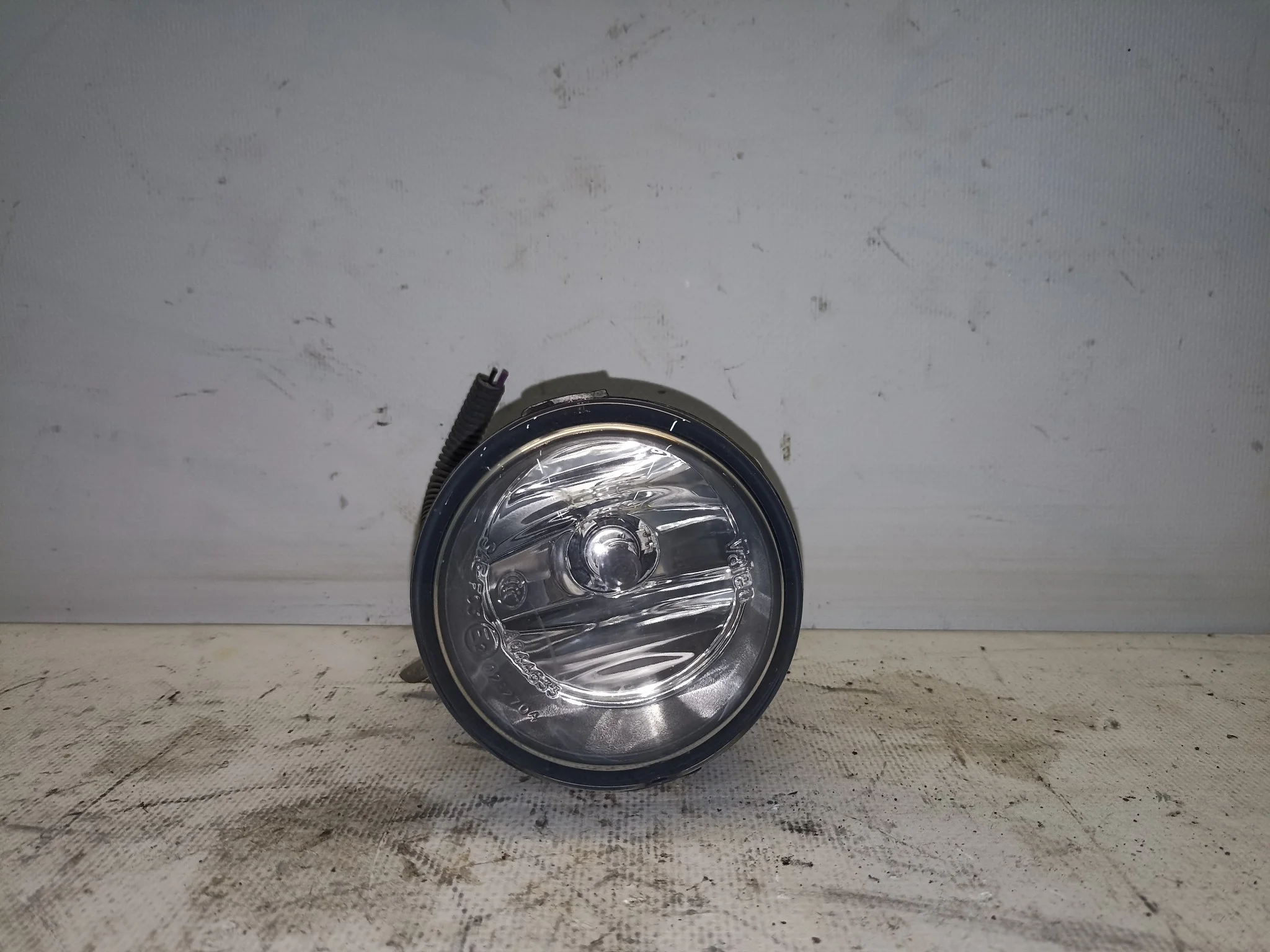 ТУМАНКА NISSAN INFINITI VOLVO SUZUKI ... QX56 QX80 SERENA SKYLINE TIIDA TIIDA LATIO X-TRAIL ... Y51 Y62 YF15 Z12 Z51 Z62 ZE11 2704 ЛЕВАЯ ПРАВАЯ 261508990B KB567Z(1)