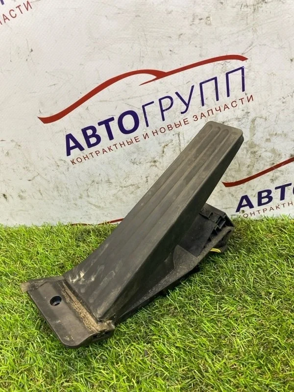 Педаль газа BMW 750i 2011 F01