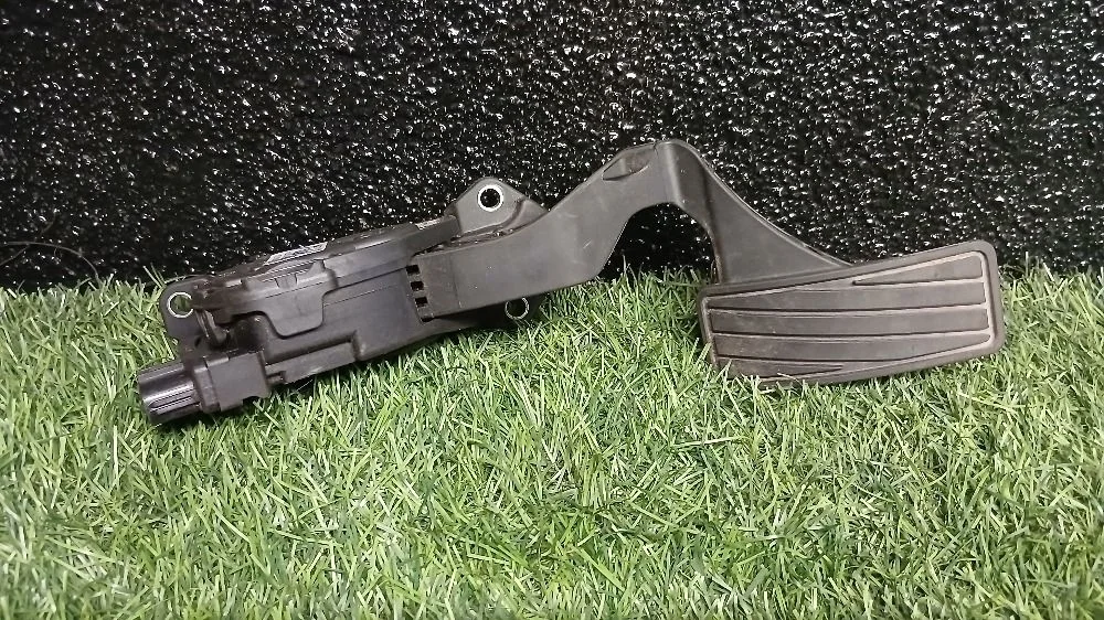 Педаль газа Suzuki SX4 2006-2014