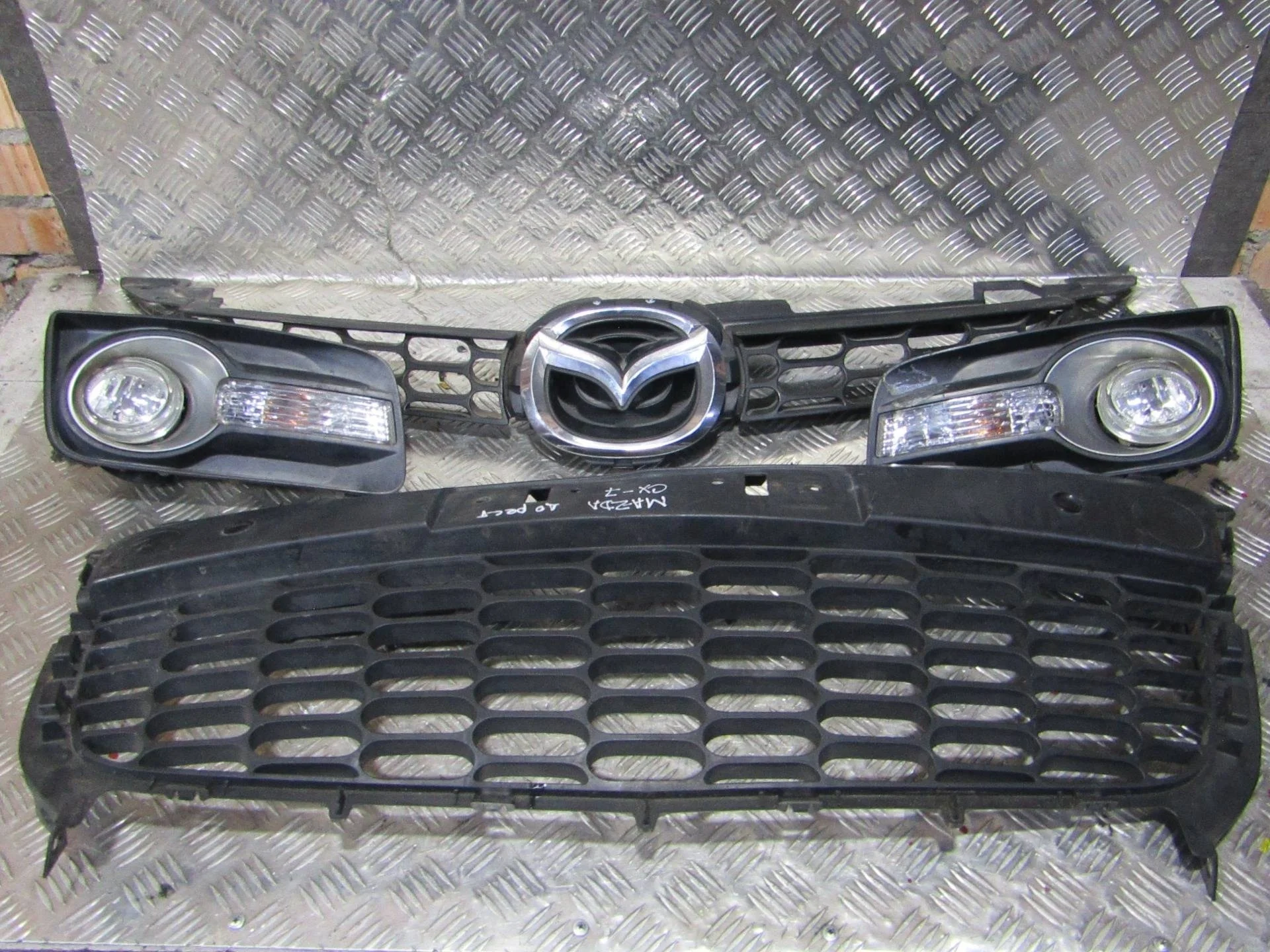 решетка в бампер Mazda CX-7