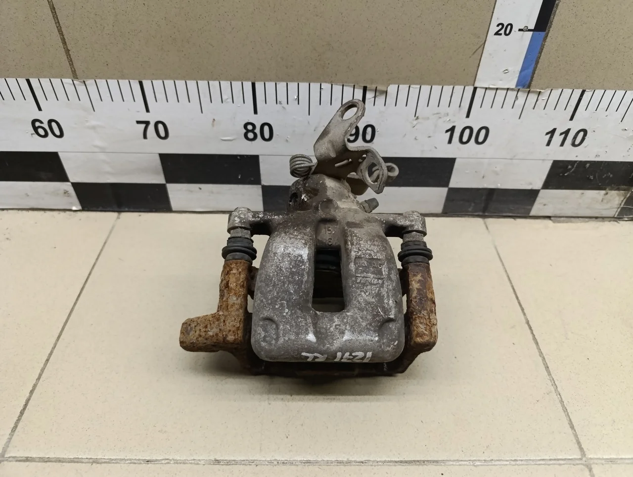 Суппорт задний левый Touran 2003-2010