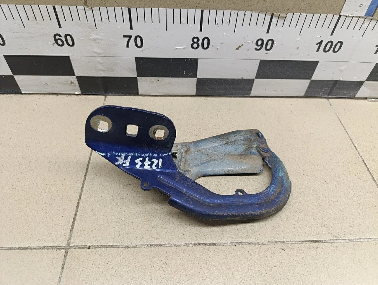 Петля капота правая Focus III 2011>