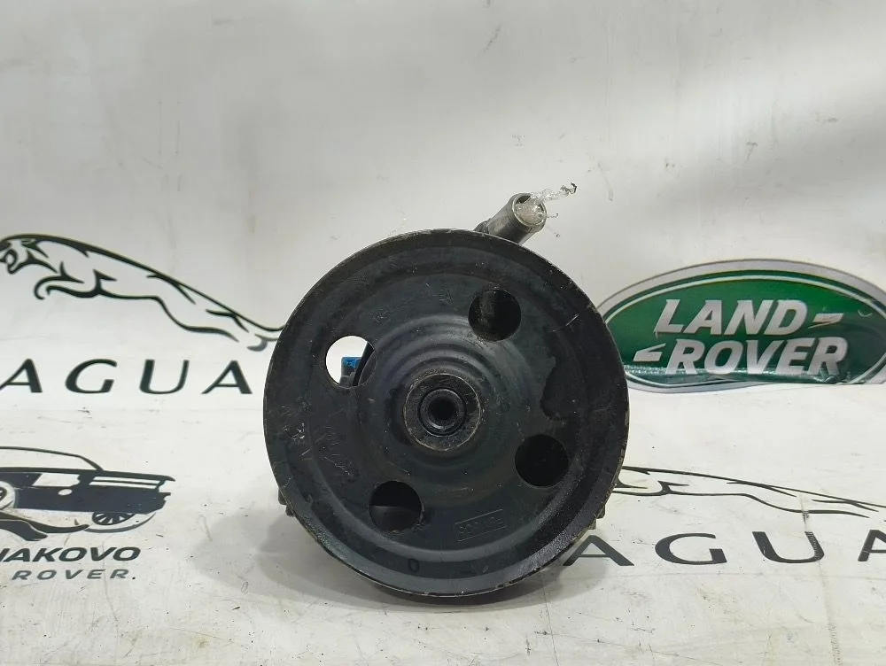 Насос гур LR Freelander 2 2.2 дизель 6G913A696 Freelander II (2006—2010)
