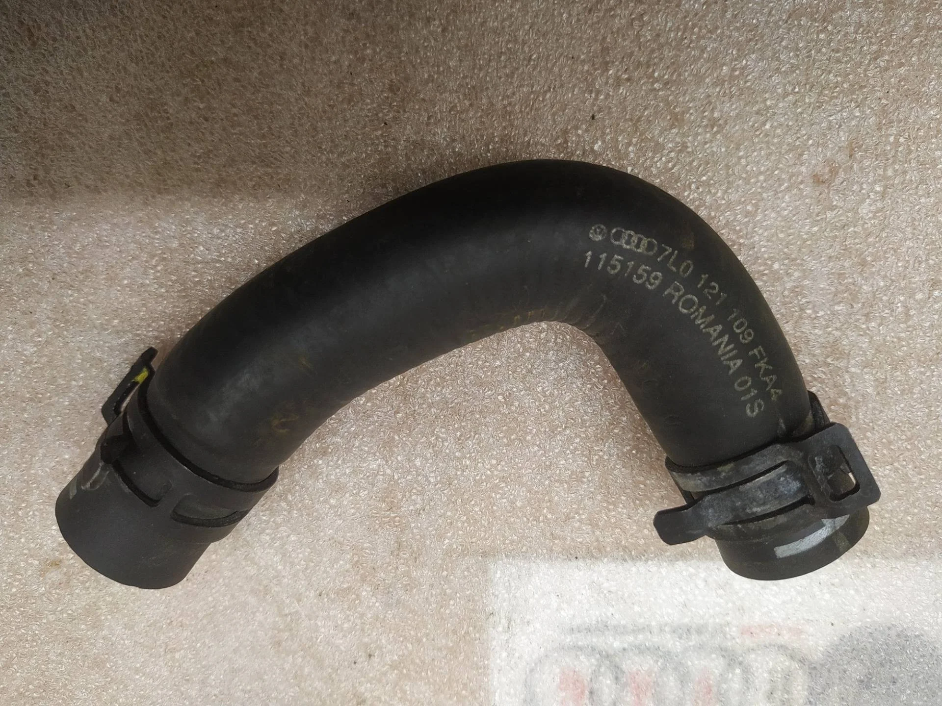 патрубок (трубопровод, шланг) Volkswagen Touareg 2 7P6 2012