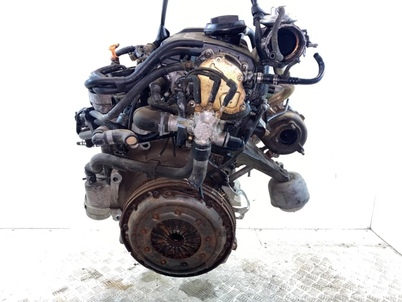 Двигатель Volkswagen Passat B5 AWX 2003