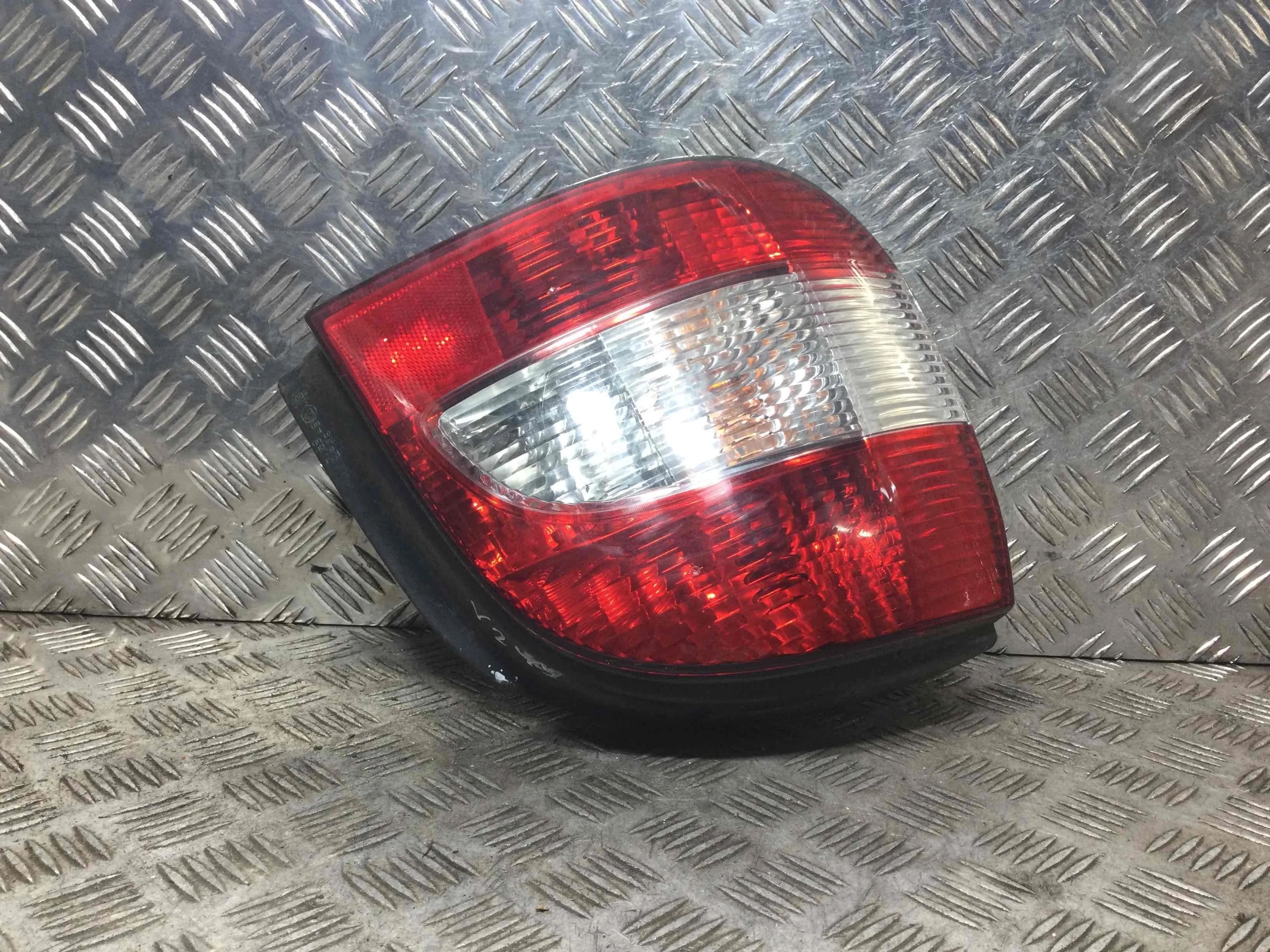 Фонарь задний левый Renault Scenic 2 поколение (2003-2006) бензин 1.6 i Механика Минивэн