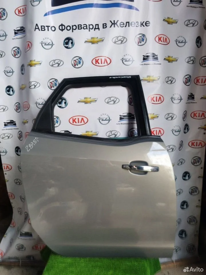 Дверь боковая задняя правая opel мерива-b (2010