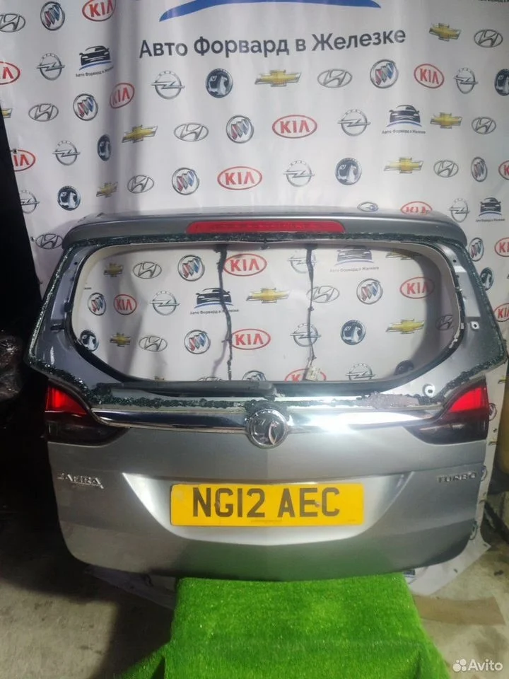 Крышка багажника задняя opel zafira c (2012