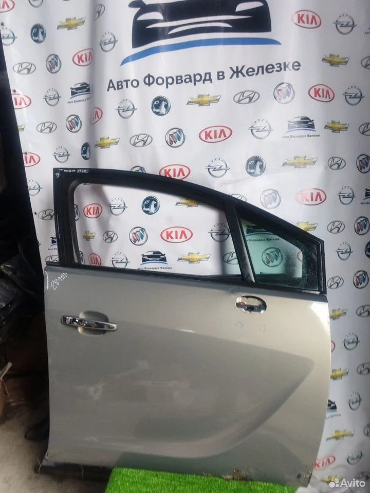 Дверь боковая передняя правая opel мерива-b (2010