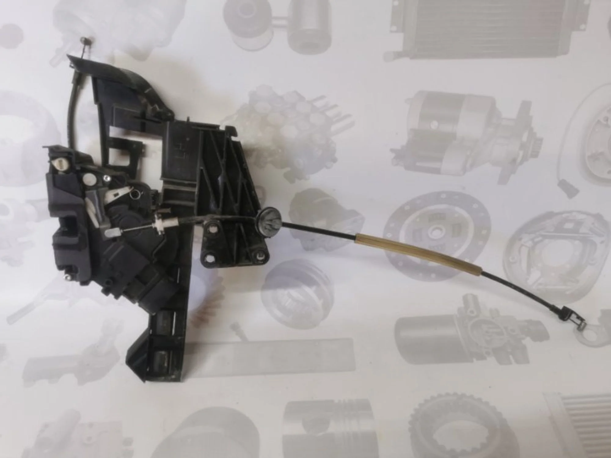 Замок двери Ford Focus 2 4892388, задний левый