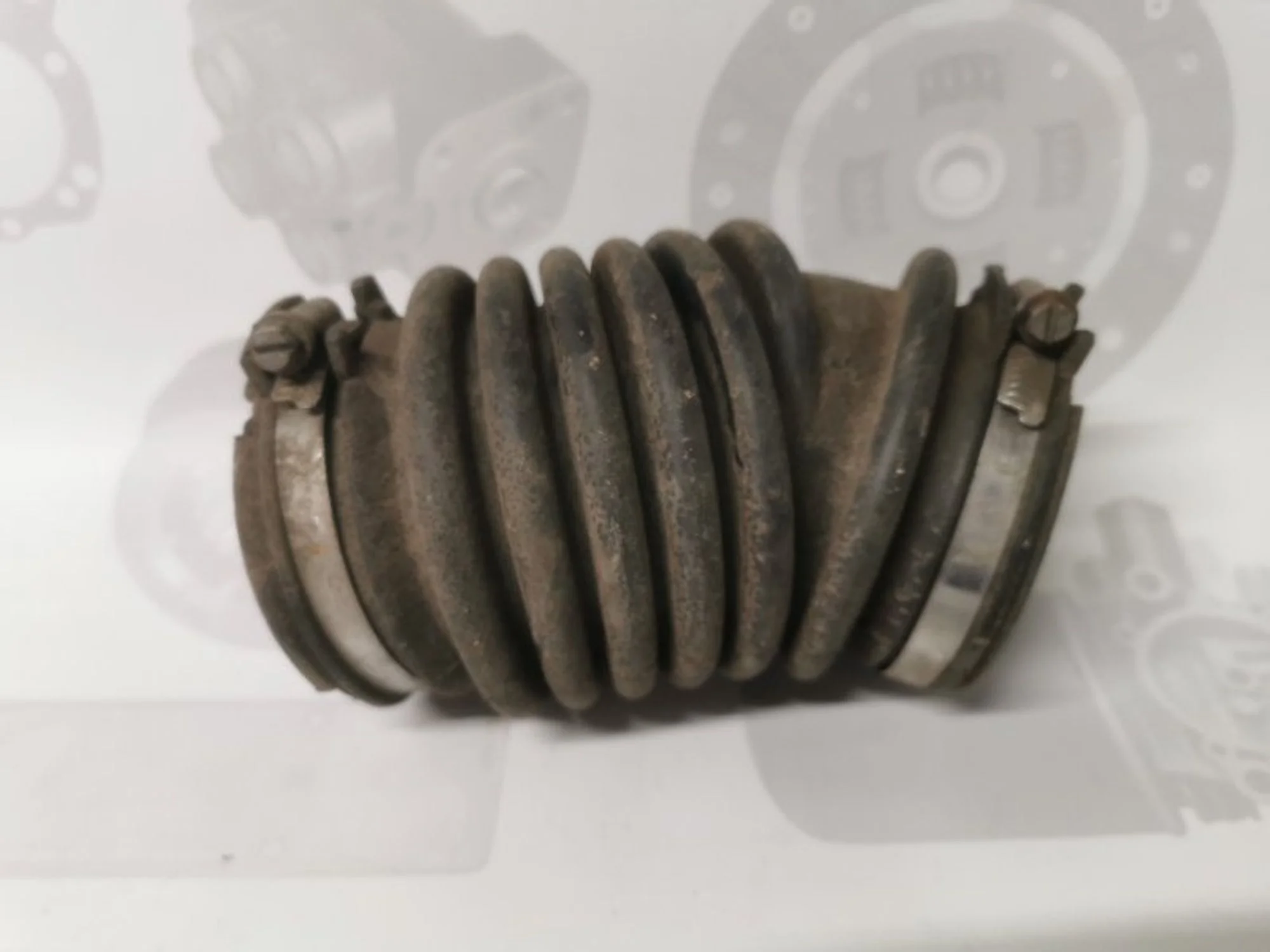 Патрубок впускной воздушного фильтра Ford Focus 2 1684286