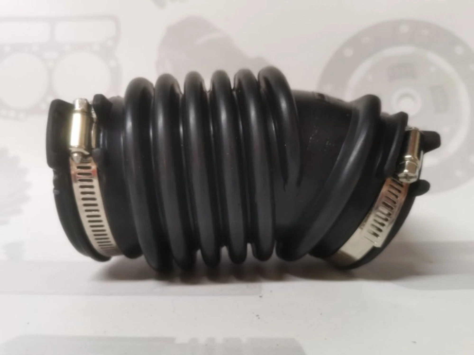 Патрубок воздушного фильтра Ford Focus 2 1684286
