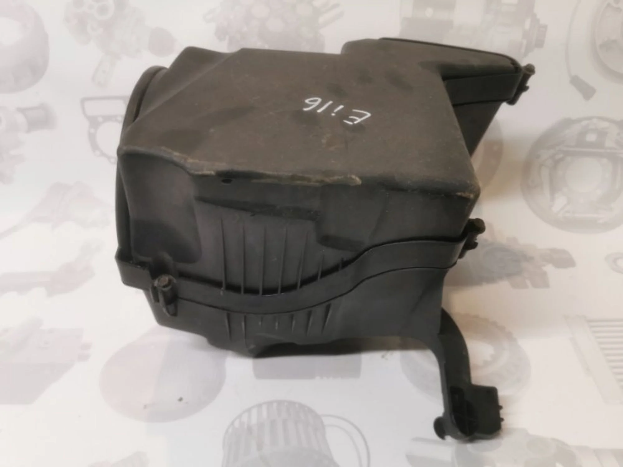 Корпус воздушного фильтра Ford Focus 3 1851878