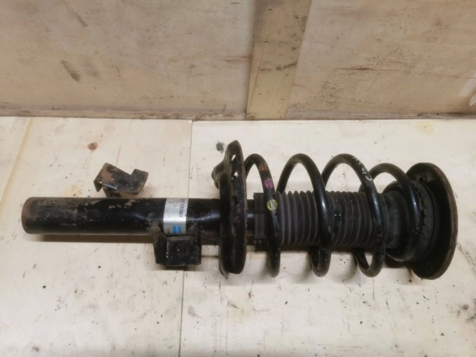 СТОЙКА АМОРТИЗАТОР Ford Mondeo 4 22182869, передняя левая