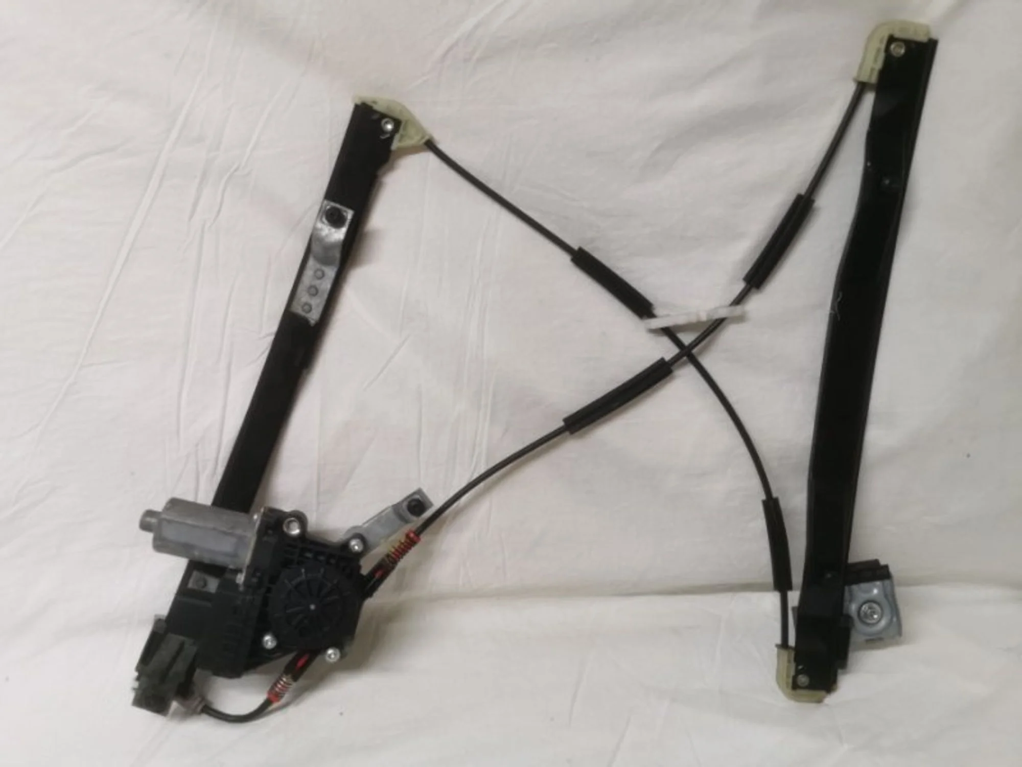 Стеклоподъемник Ford Mondeo 3 1417697, передний правый