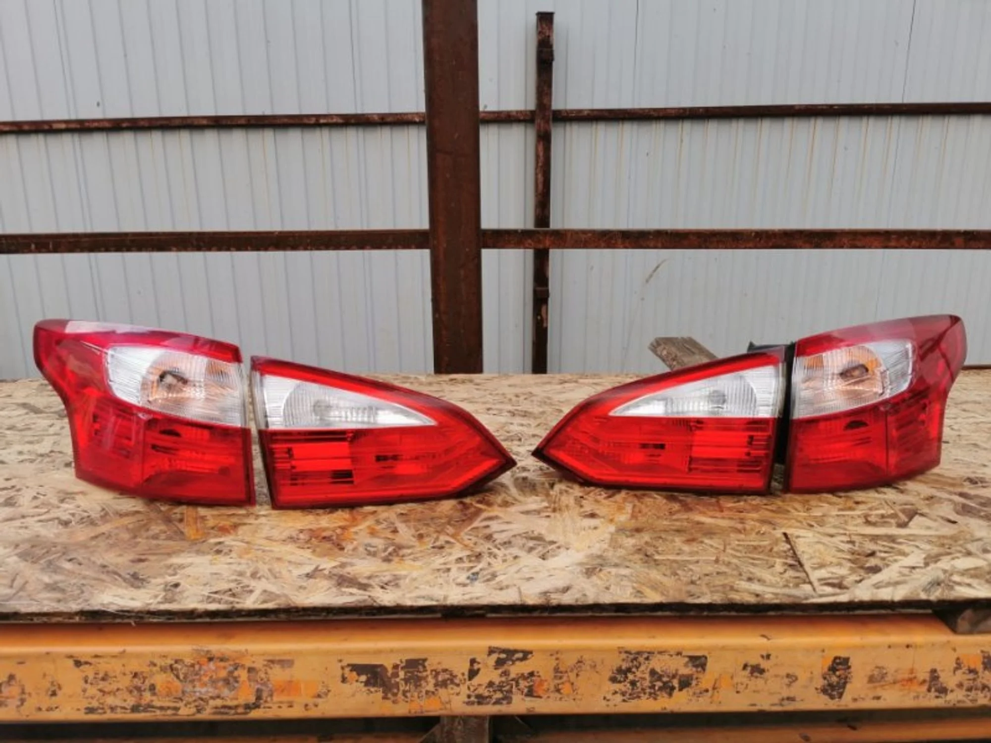 Фонари комплект Ford Focus 3 1785517