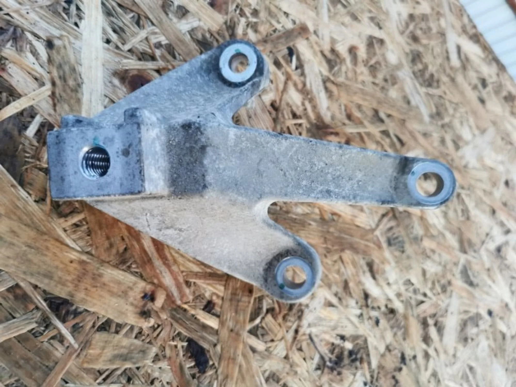 Кронштейн кпп Ford Focus 3 1326812