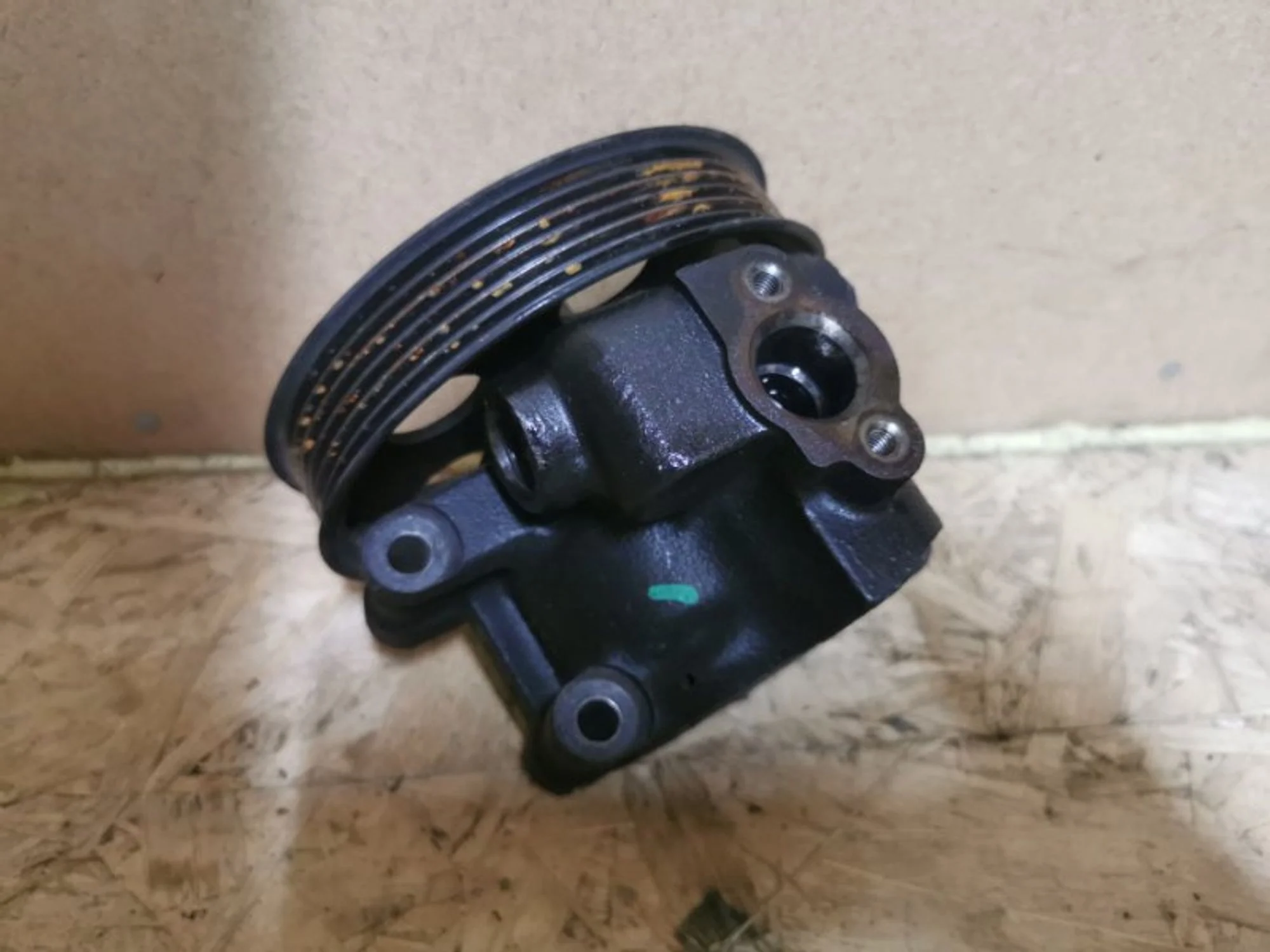 Насос гидроусилителя руля (гур) Ford Mondeo 3 1506930