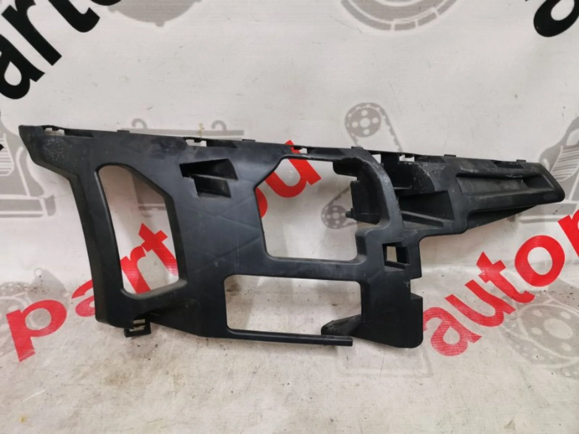 Кронштейн бампера Ford Mondeo 4 1486146, передний правый