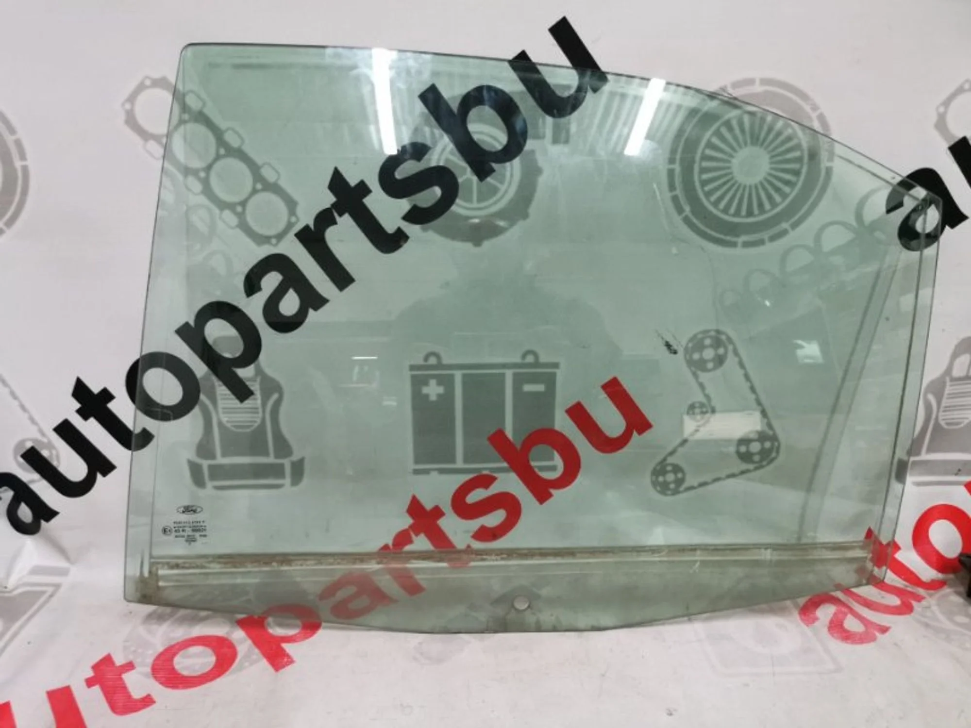 Стекло в дверь Ford Mondeo 3 1303631, заднее левое