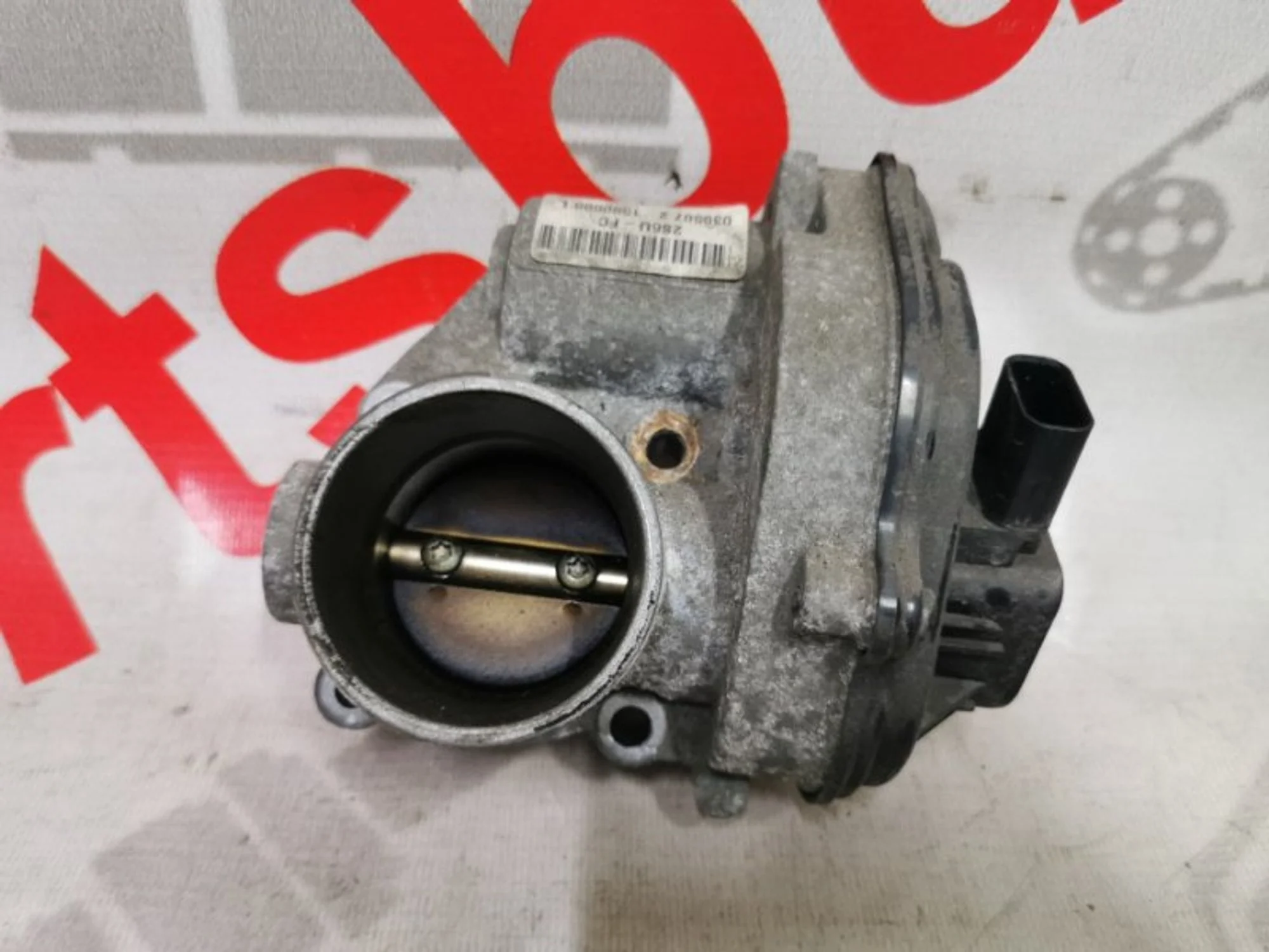 Дроссельная заслонка Ford Focus 2 1505642