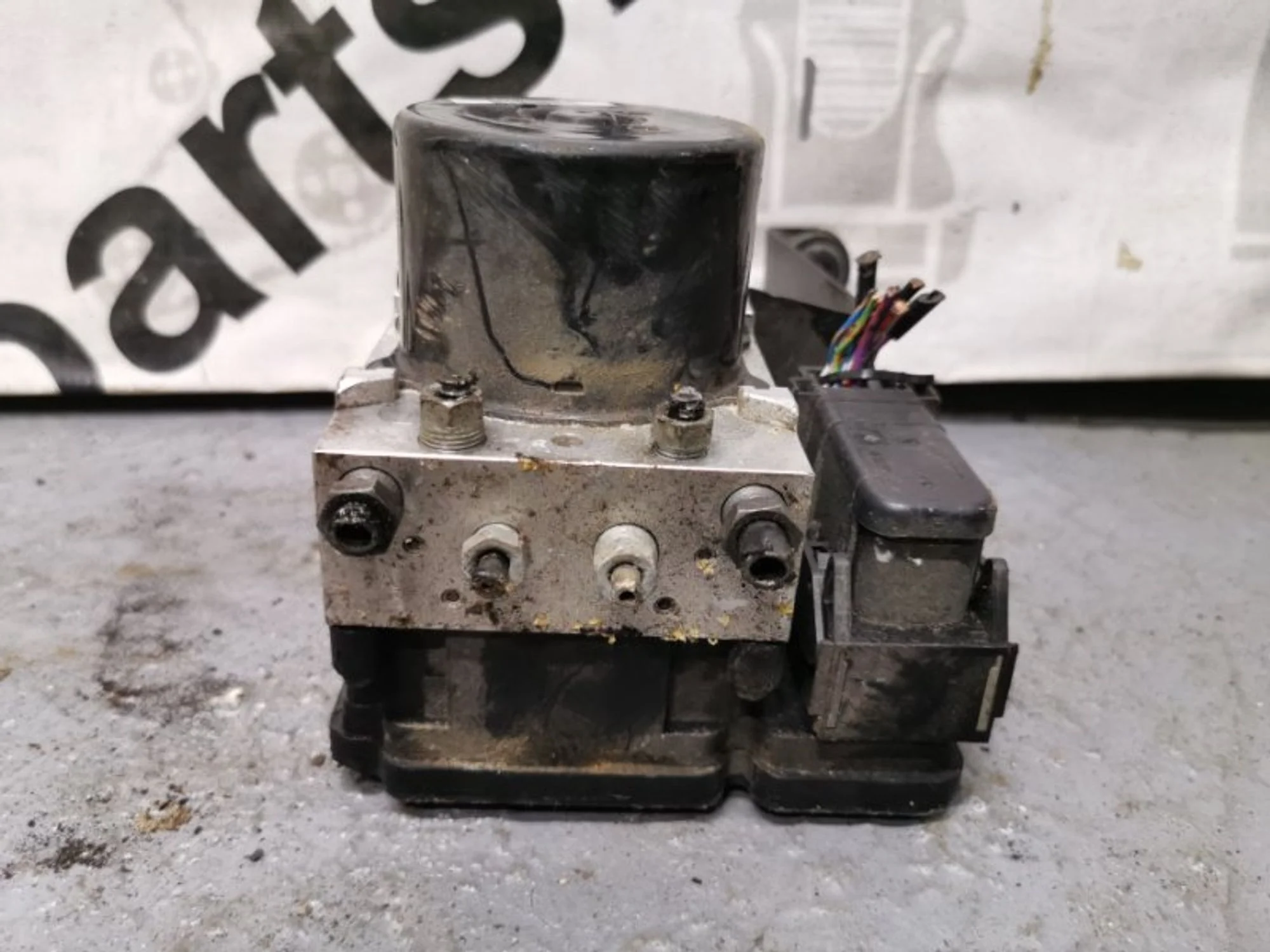 Блок abs Ford Kuga 2 1855901