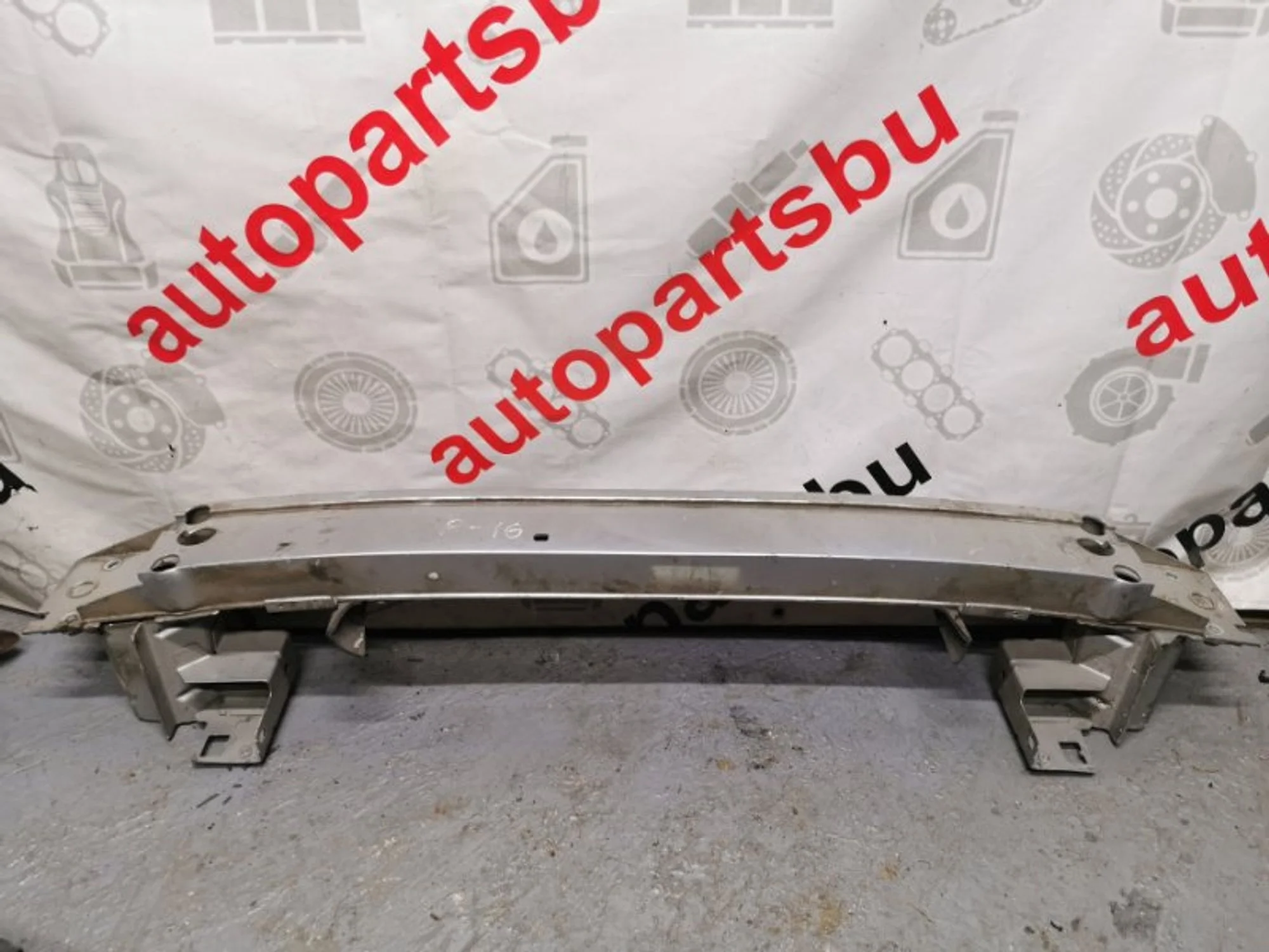 Усилитель переднего бампера Volvo Xc90 31253239