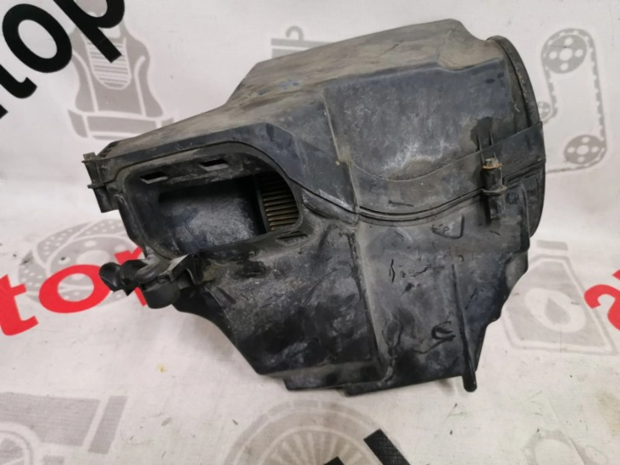 Корпус воздушного фильтра Ford Focus 2 1365170