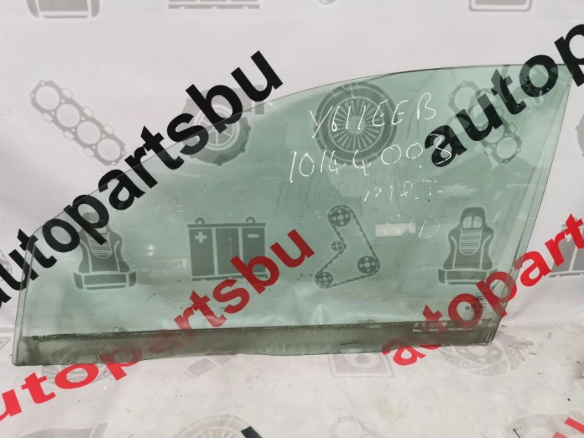 Стекло в дверь Ford Mondeo 3 1116875, переднее левое
