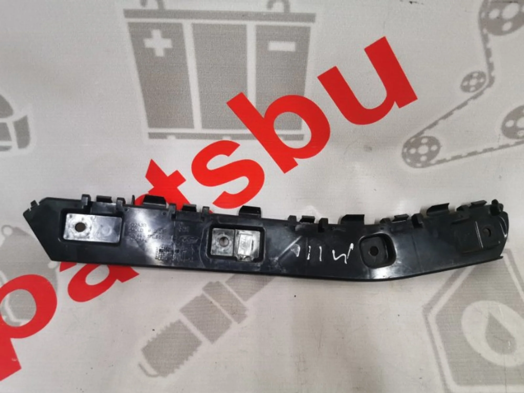 Кронштейн бампера Ford Kuga 2 1845276, задний правый