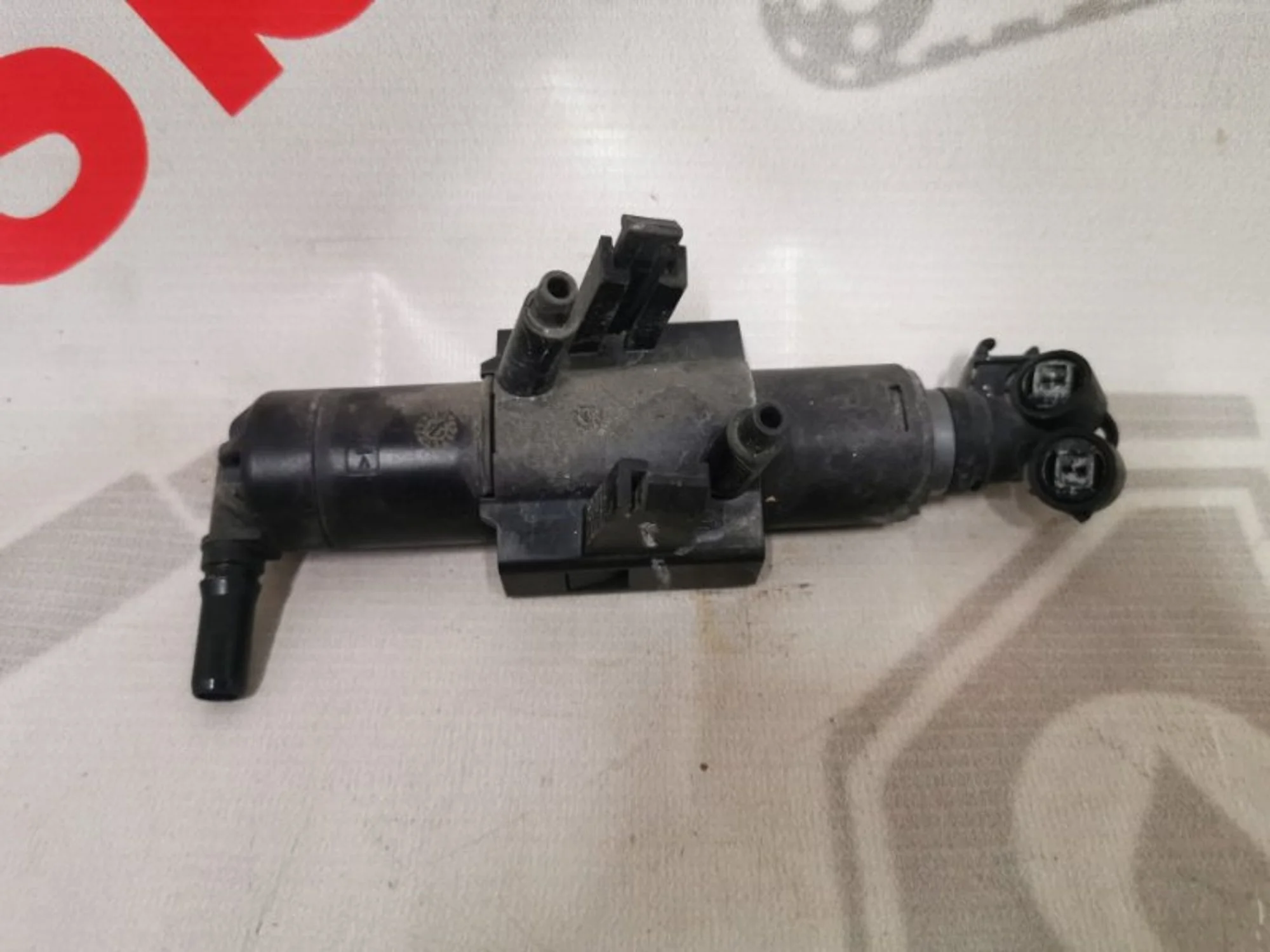 Форсунка омывателя фар Ford Kuga 2 1810279, левая