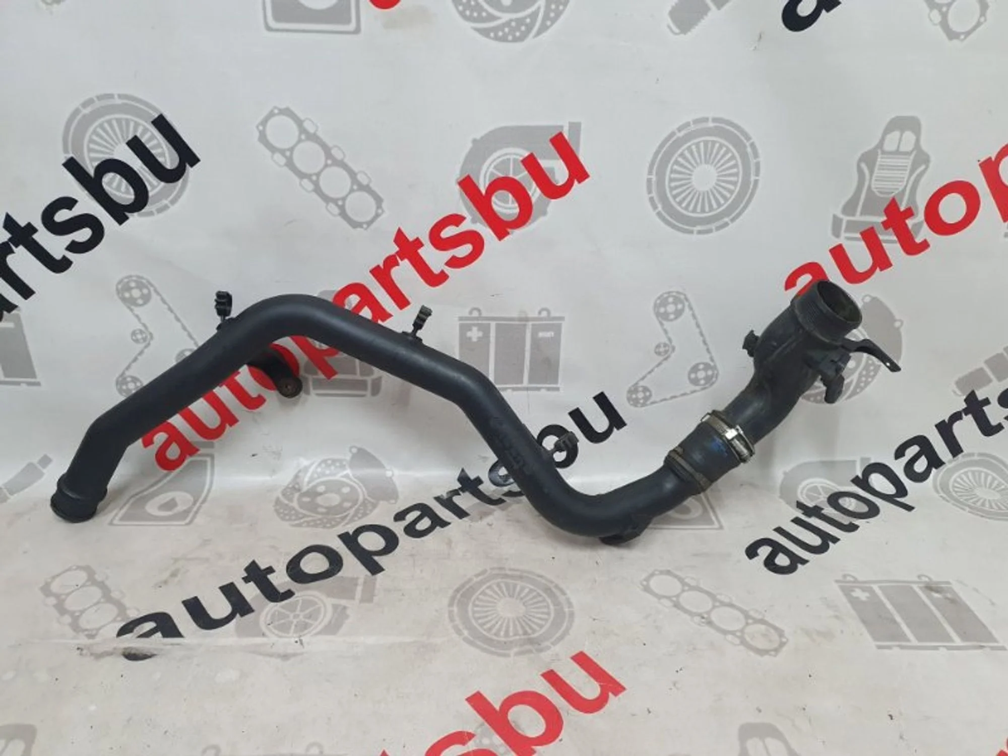 Патрубок интеркулера Volkswagen Touareg 7L6145795S