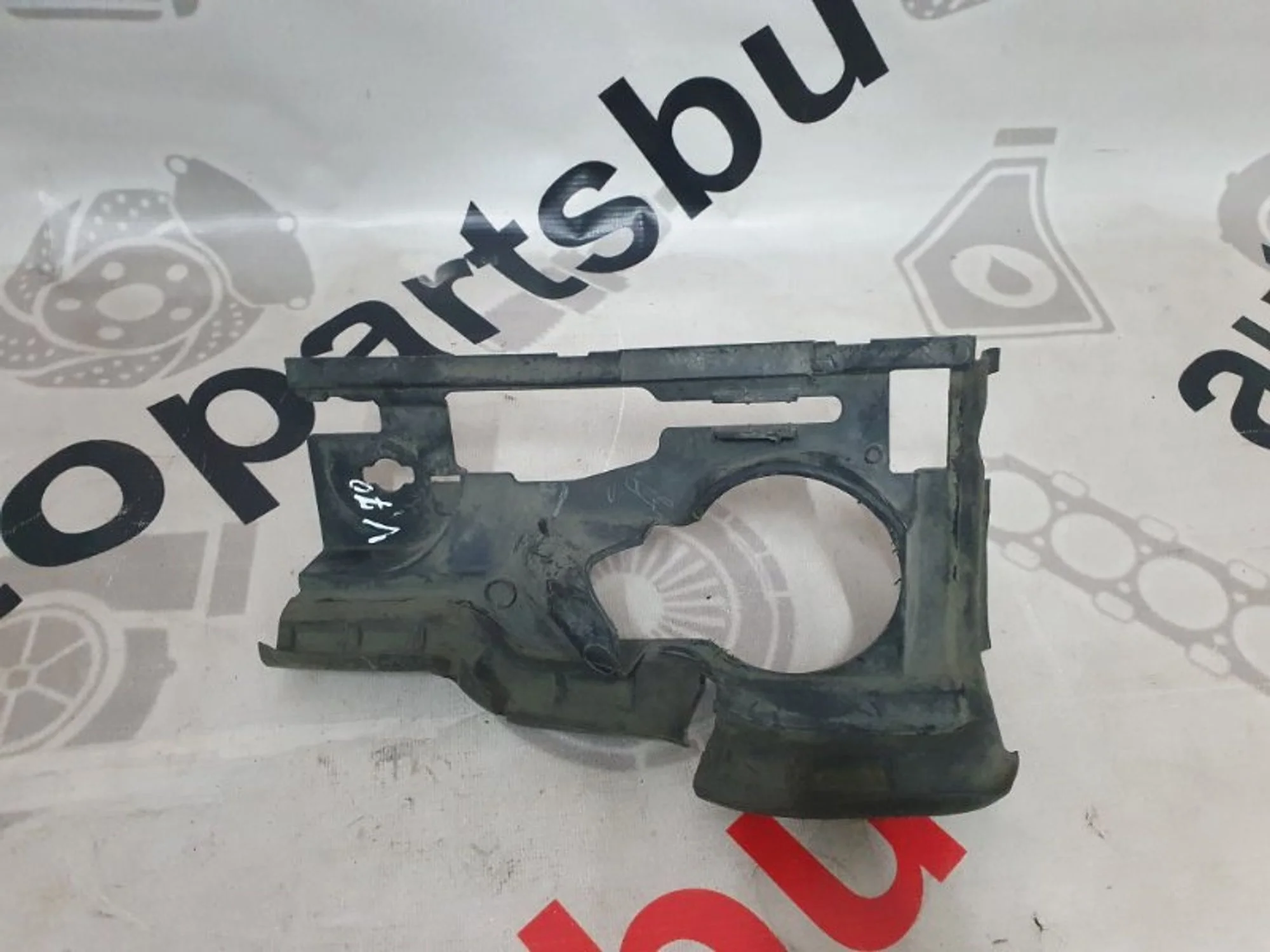 Воздуховод Volvo S80 2006-2012 31214424, правый